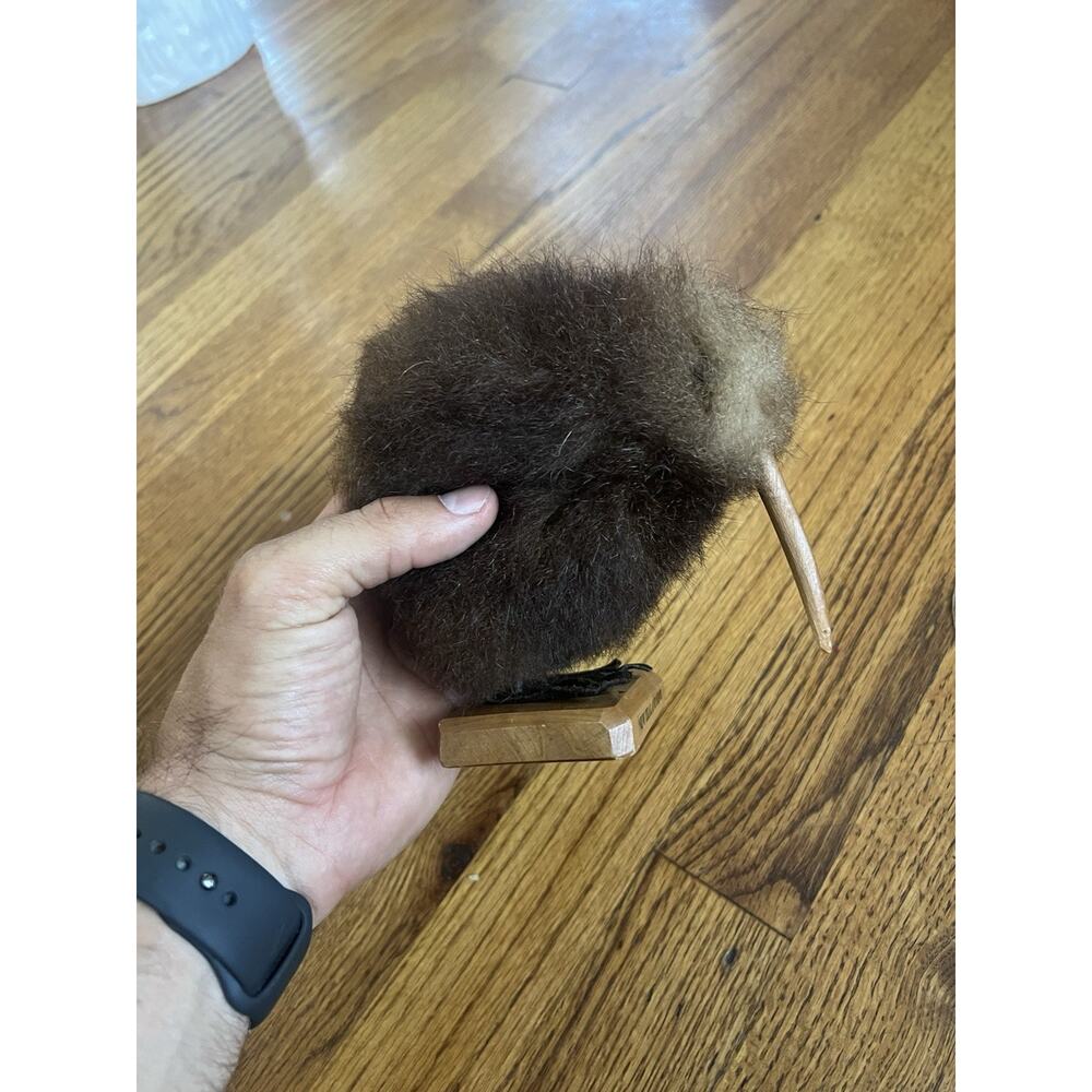 Handcrafted New Zealand Kiwi Bird - Real Opossum Fur & Rimu Wood - Picture 2 of 5